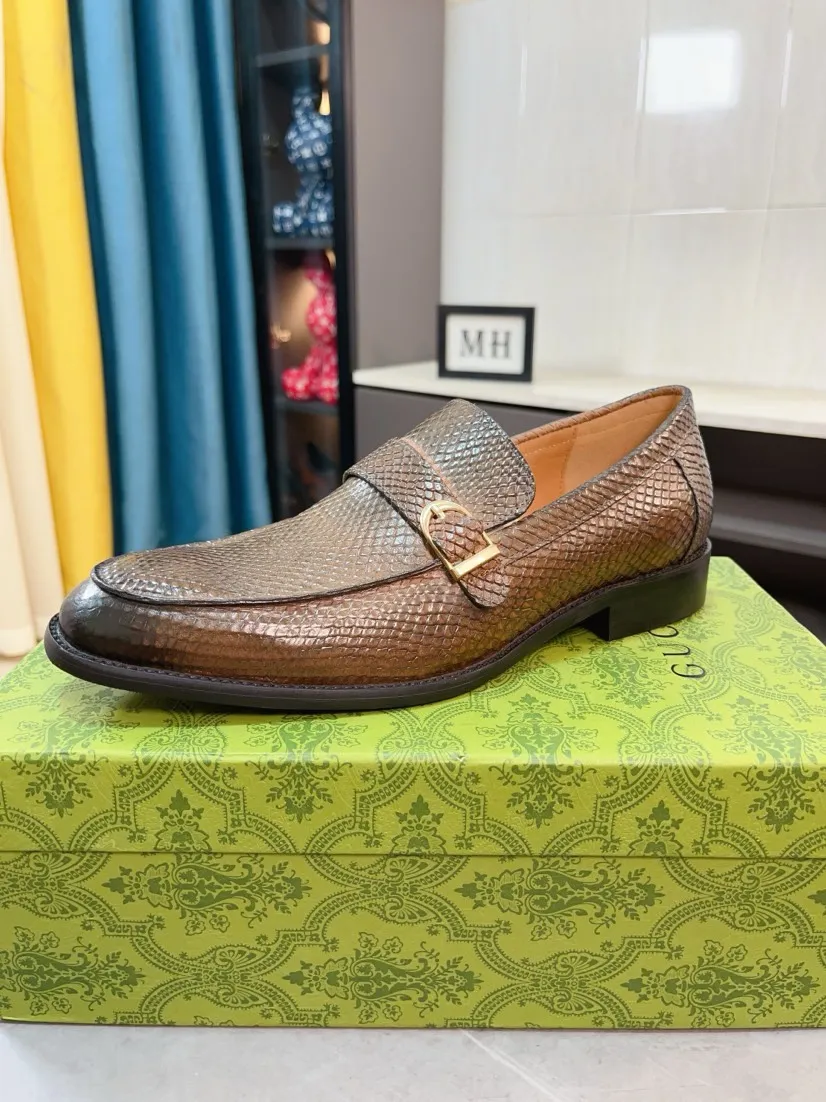 Men's shoes 💰500🌹🌹[GUCCI Gucci] A new style of formal men's leather shoes is coming ~ The original quality upper is made of Italian cowhide➕The leather is soft and delicate, comfortable and soft. The top layer of genuine leather, rubber wear-resistant outsole, the shoe shape is dignified and domineering, and the luxury charm is not concealed! The natural and free nouveau riche leads the trend. Code number: 38-44